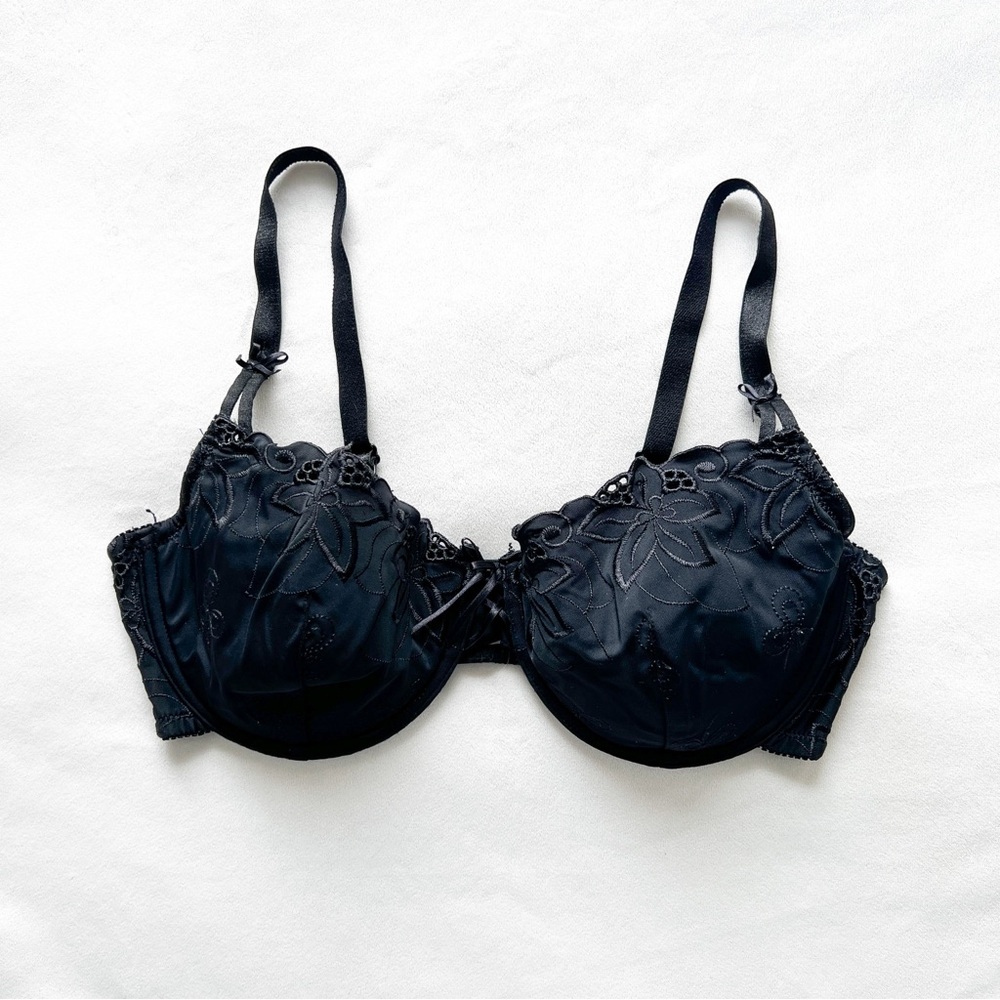 C&A Lingerie Black Embroidered Lace Underwire Bra with Adjustable Straps 38D